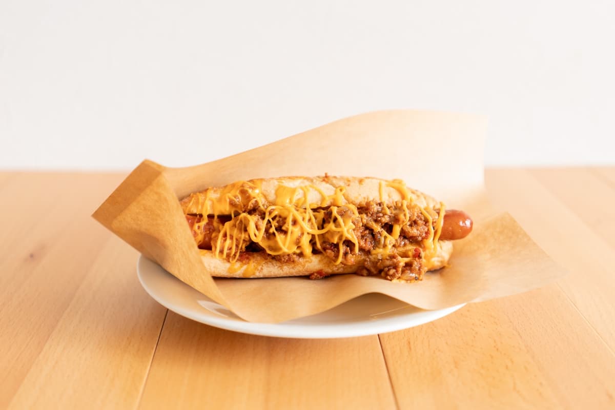 NAGOLA, miyakejima, cafe, light meals, coffee, tokyo islands, izu islands, Tokyo, japan, chilli dogs, lunch