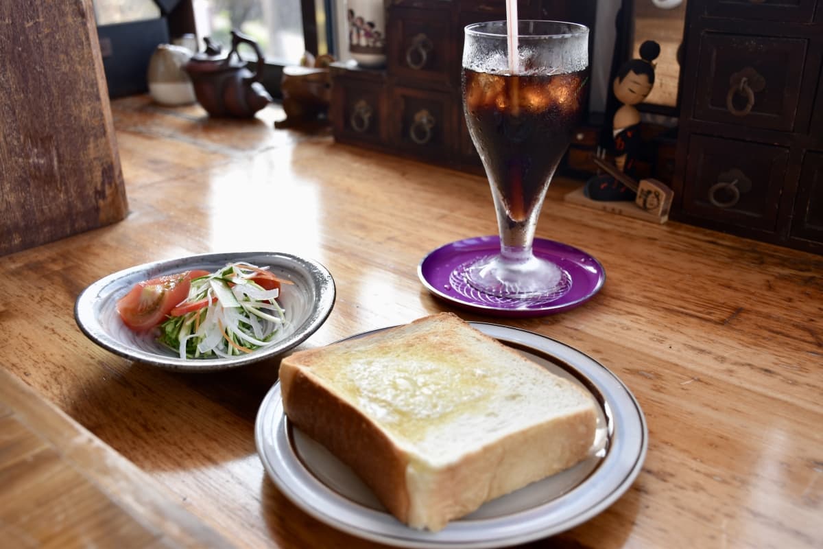 MOMOMOMO, cafe, izu oshima, oshima island, tokyo islands, izu islands, motomachi, curry, breakfast, bread, oceanview, tokyo, japan